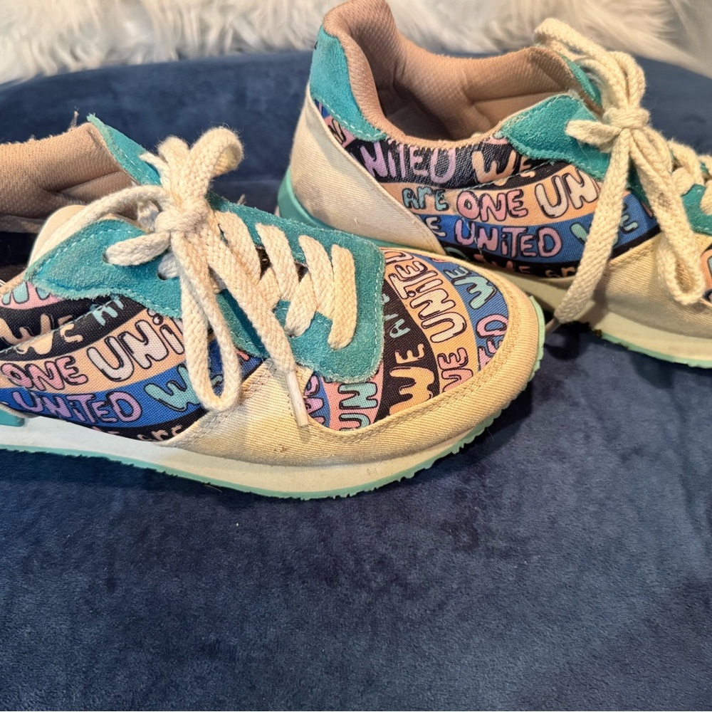 Inkkas Multicolor 'We Are United' Sneakers - Picture 2 of 5